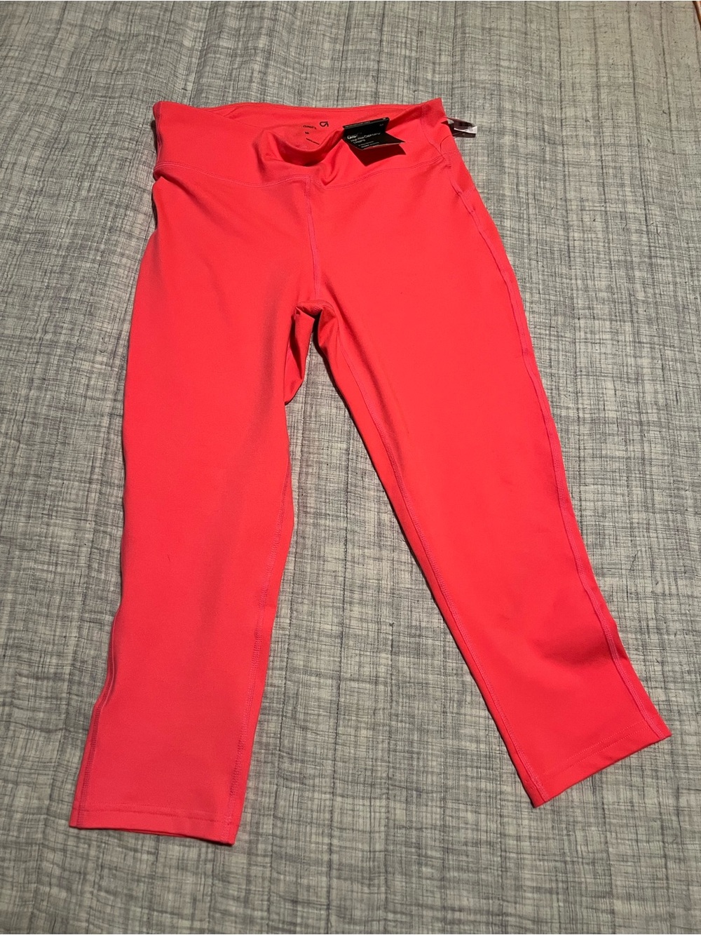 NEW GAP GapFit M medium Capri leggings athletic hot PINK workout